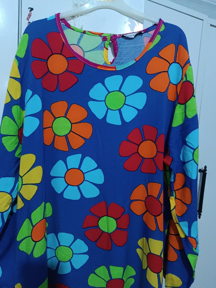 Çiçek Desenli Renkli Uzun Kadın Elbise - Görsel 5