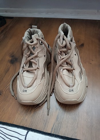 Bej Düz Renk Bağcıklı Spor Ayakkabı - Görsel 5