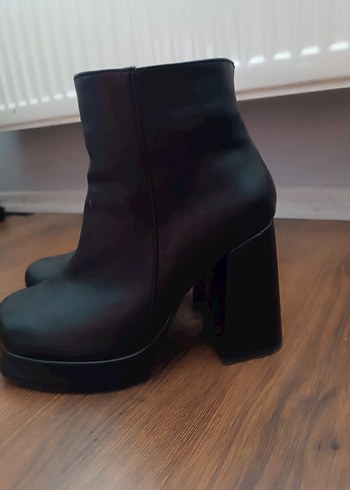 Siyah Deri Platform Topuklu Gotik Kadın Bot - Görsel 3