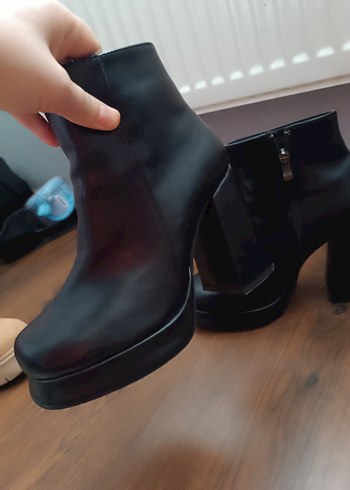 Siyah Deri Platform Topuklu Gotik Kadın Bot - Görsel 2