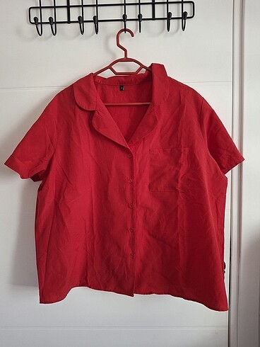 Kırmızı pijama takımı