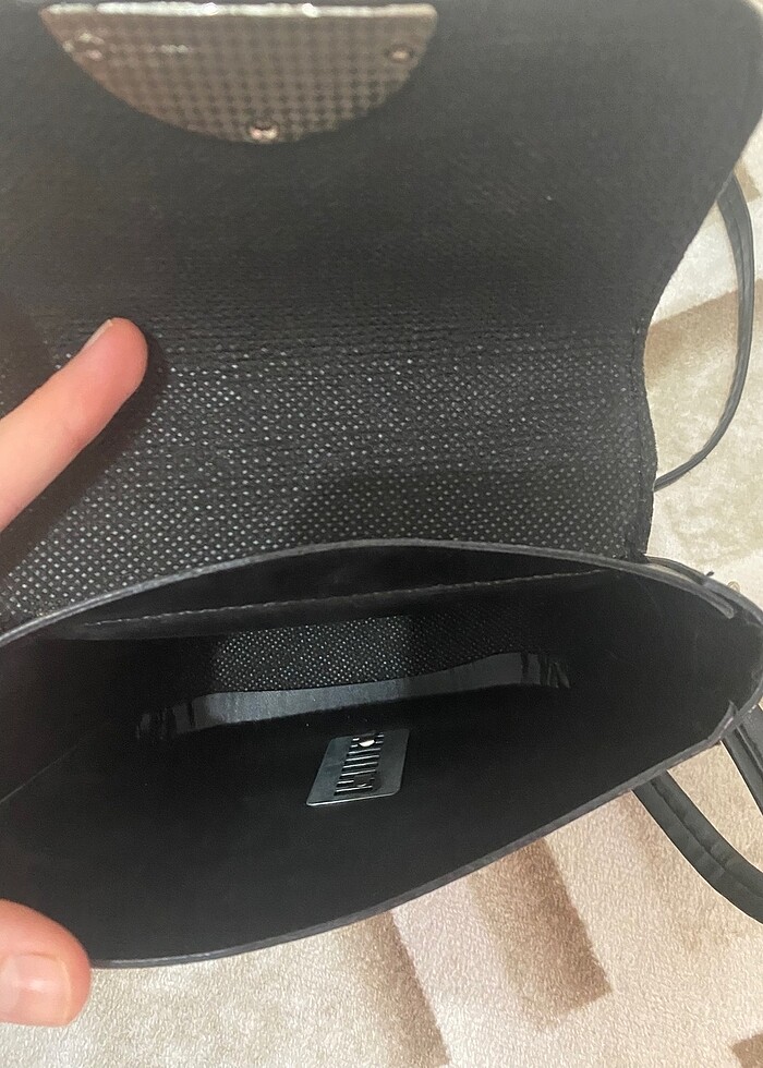 Siyah çanta - Görsel 3