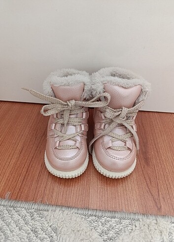 LC Waikiki Kız bebek Bot