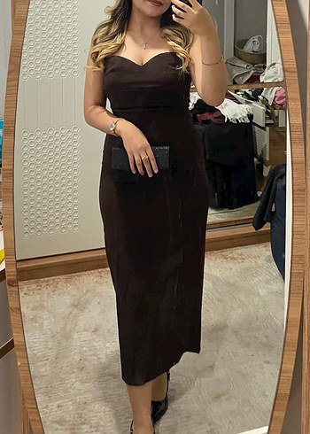 Kahverengi Aksesuar Detaylı Gece Elbisesi - Görsel 3