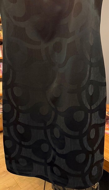 Ofis şıklığında elbise. NETON - Görsel 2