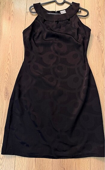 Ofis şıklığında elbise. NETON - Görsel 4