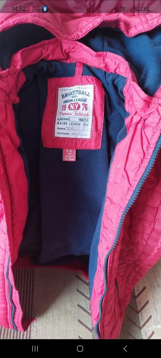 Kırmızı Kapüşonlu Çocuk mont - Görsel 3