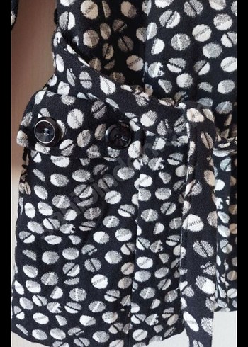 Düğmeli Puantiyeli Uzun Kadın Kaban - Görsel 3