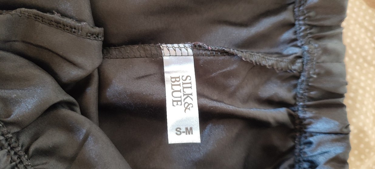 Kadın Siyah Saten Midi Şort - Görsel 2