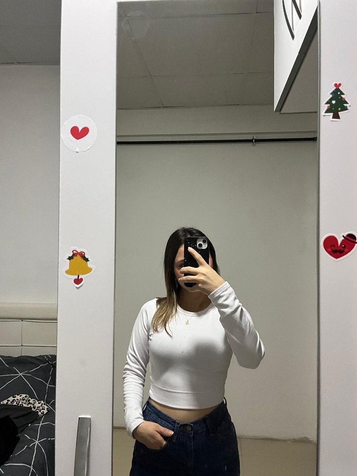 Beyaz Yüksek Yakalı Uzun Kollu Crop Top - Görsel 2