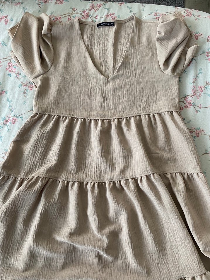 Bej V Yakalı Elbise - Görsel 2