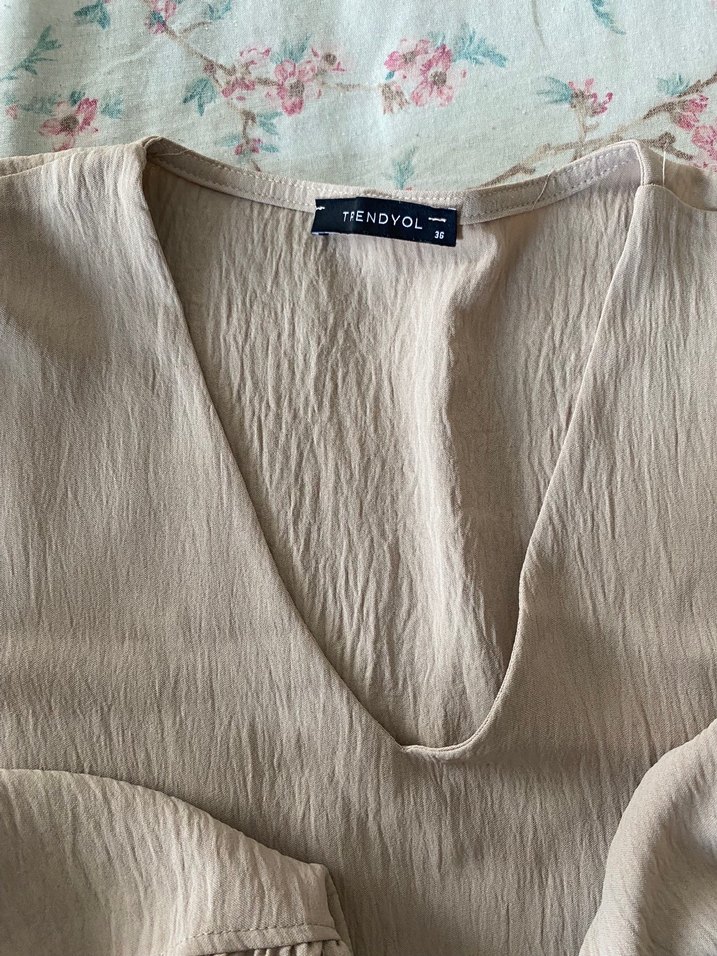 Bej V Yakalı Elbise - Görsel 3