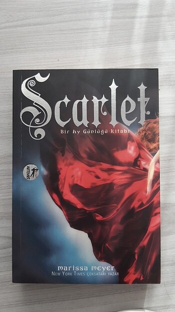 Beden Renk Ay Günlüğü Serisi ilk üç kitap( Cinder, Scarlet, Cress)