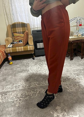 Kadın Parlak Kahverengi Saten Kumaş Pantolon - Görsel 3