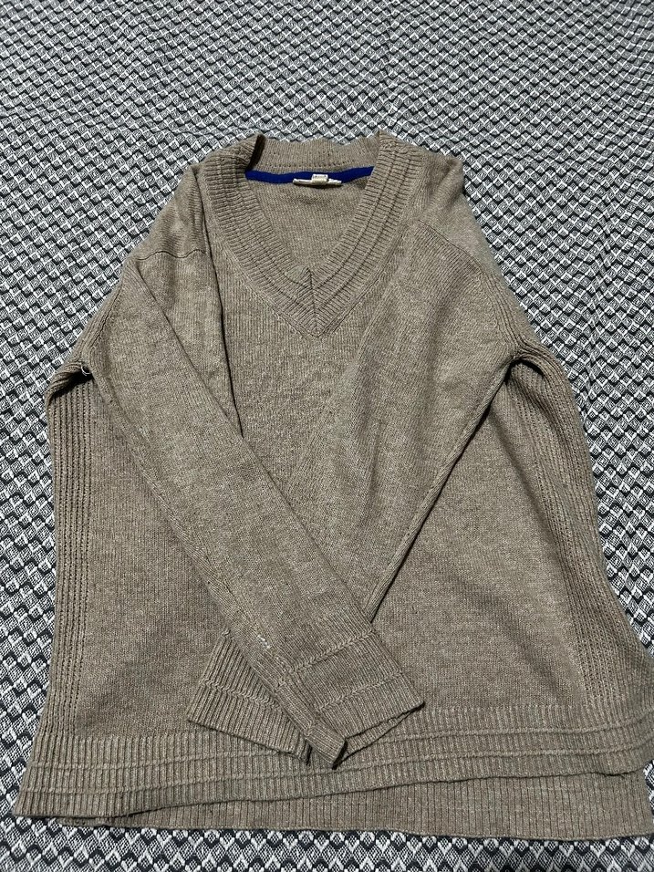 Erkek Gri V Yaka Örgü Yün Kazak - Görsel 3