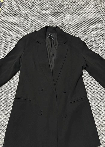 Bershka Siyah Kadın Blazer - Düğmeli, Normal Boy - Görsel 2