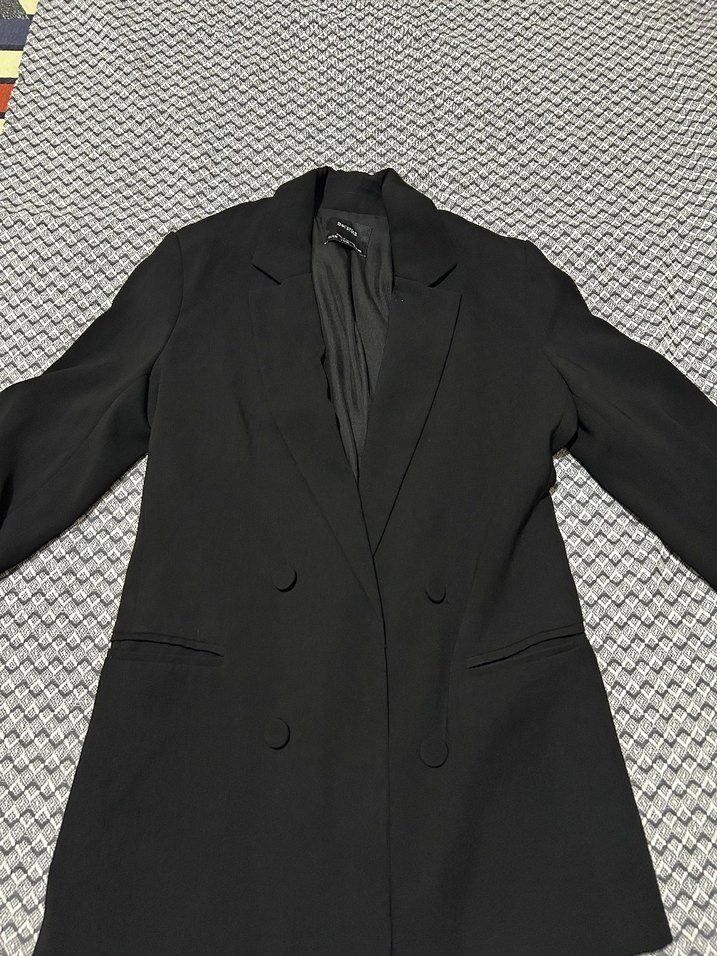 Bershka Siyah Kadın Blazer - Düğmeli, Normal Boy - Görsel 2