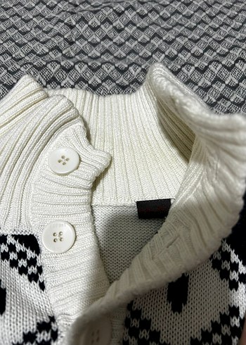 Uzun Kollu Beyaz Yüksek Yakalı Triko Kazak - Görsel 2