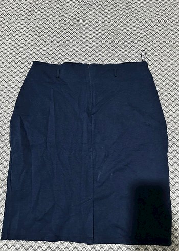 Kemer Detaylı Lacivert Midi Kalem Etek - Görsel 2