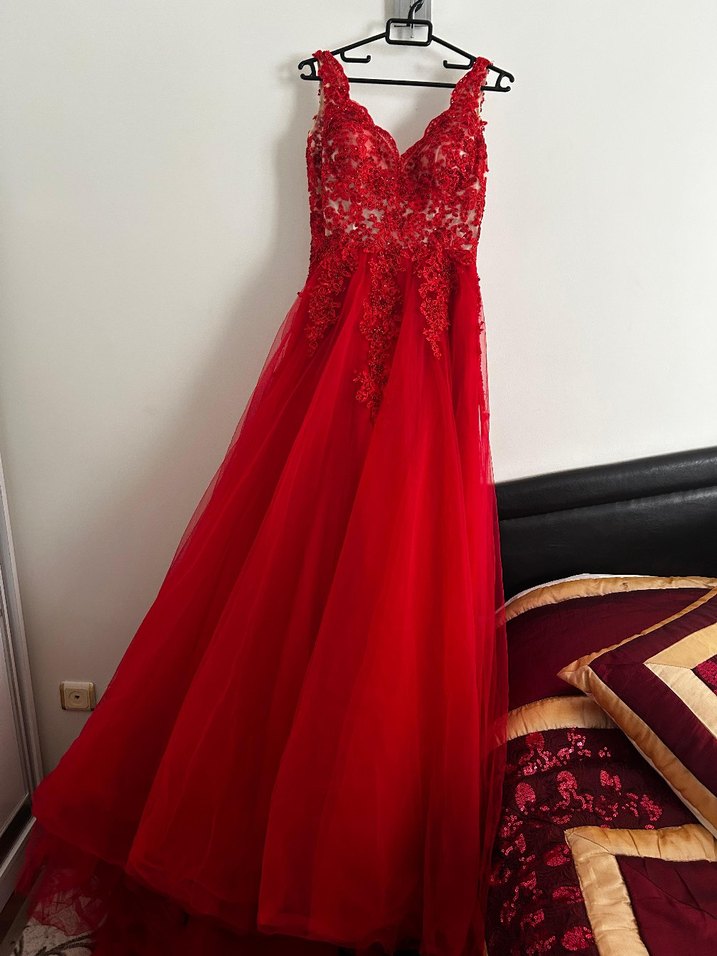 Kırmızı Dantel İşlemeli V Yaka Midi Abiye - Görsel 2