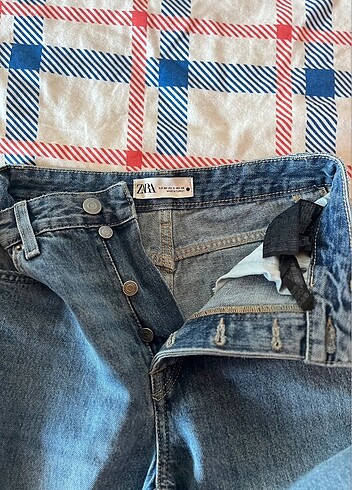 34 Beden Zara HİGH-RISE STRAIGHT FIT JEAN