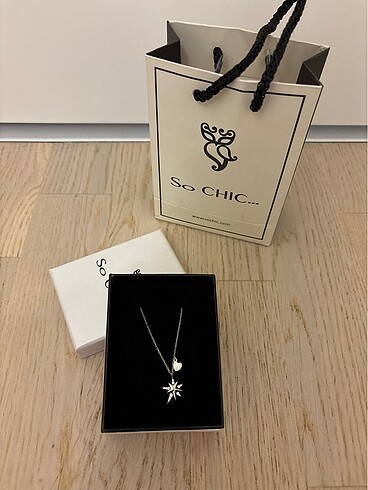 So Chic So chic kolye