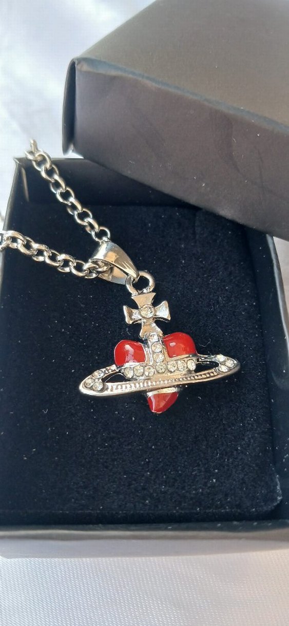 İTHAL VİVİENNE WESTWOOD KIRMIZI KALPLİ ÇELİK KOLYE - Görsel 2