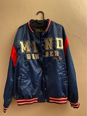 bershka işlemeli saten bomber ceket