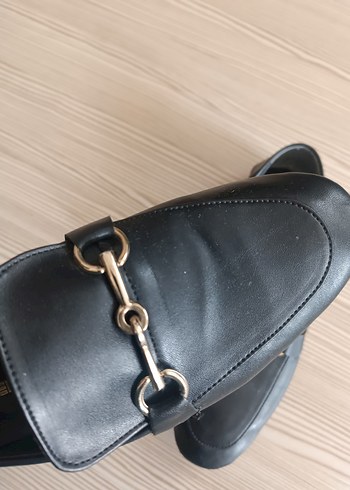 Zara Kadın Siyah Minimalist Tokalı Loafer