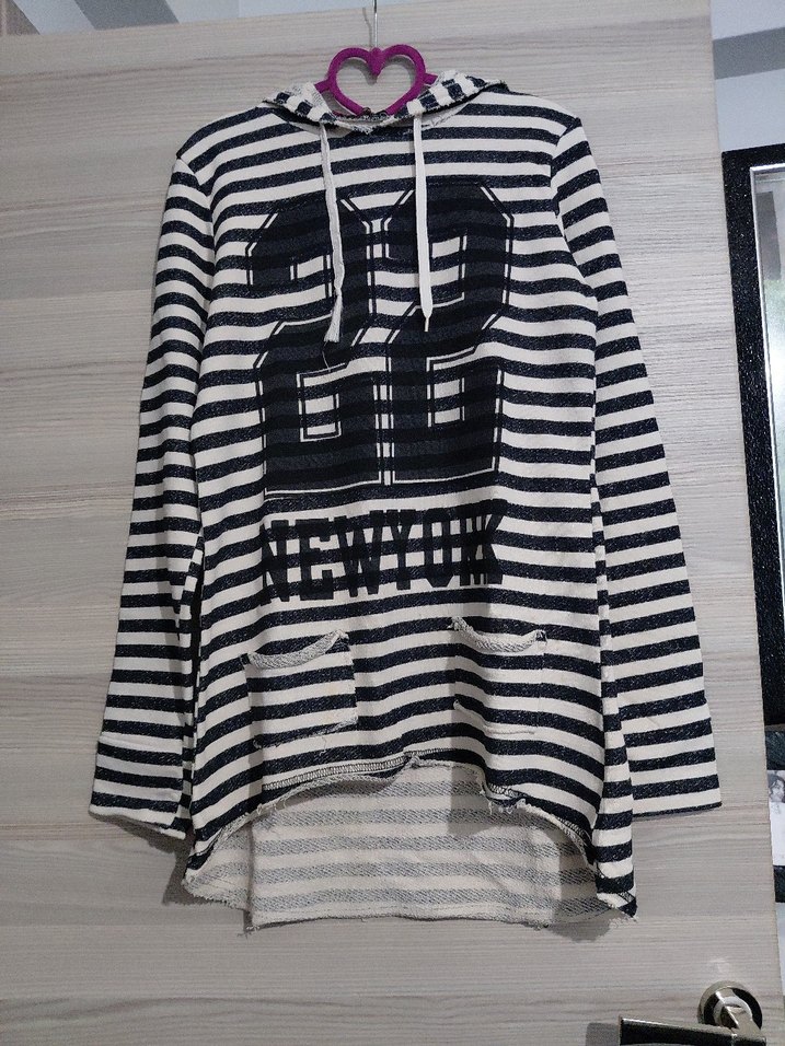 Gri Zebra Desenli Kapüşonlu Kadın Sweatshirt - Görsel 2