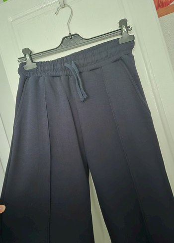 Kadın Lacivert Klasik Kesim Pilili Kumaş Pantolon - Görsel 2