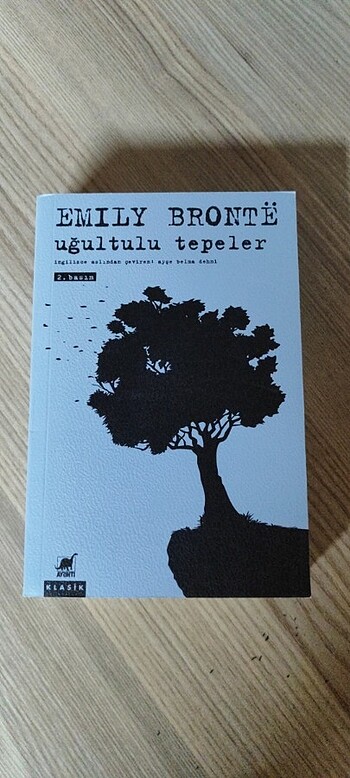 Uğultulu Tepeler