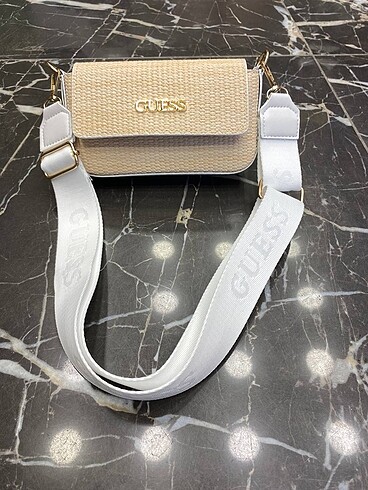 Guess Hasır Desenli Çanta