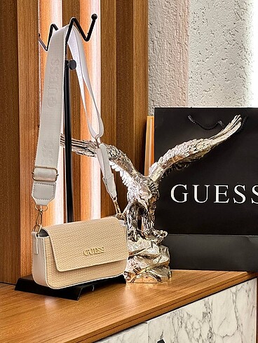 Guess Guess Hasır Desenli Çanta