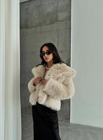 ZARA KÜRK