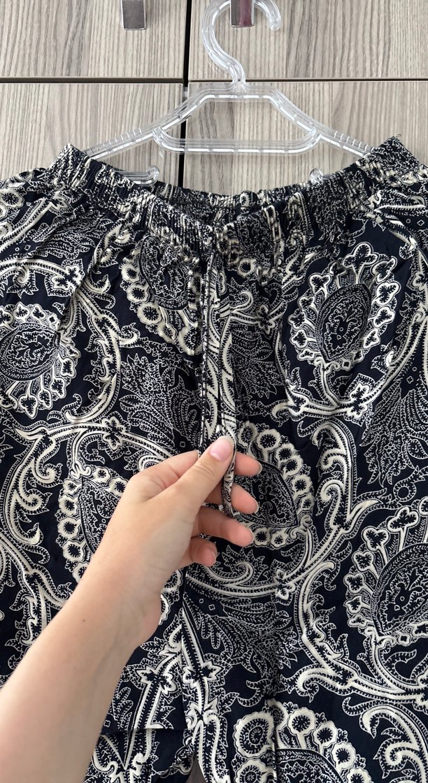 Dantel Detaylı Bohem Gri Geniş Paça Pantolon - Görsel 2