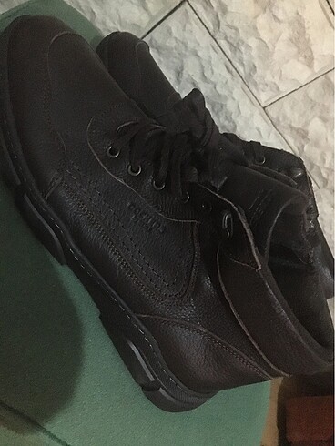 45 Beden Dockers orjinal 45 numara ama 44 içinde uygun