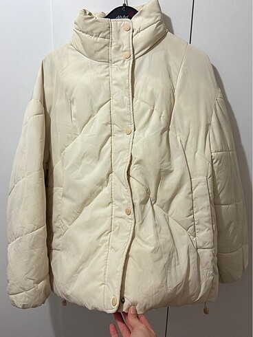 Pull bear krem şişme mont
