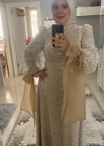 Altın Renkli Uzun Drapeli Abiye Elbise - Görsel 5