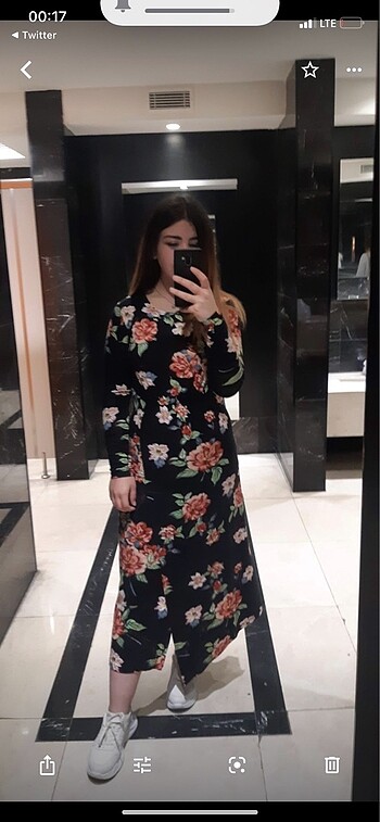 Yırtmaçlı elbise