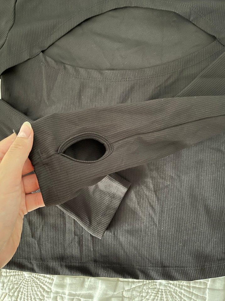 Siyah Uzun Kollu Atletik Üst - Görsel 3