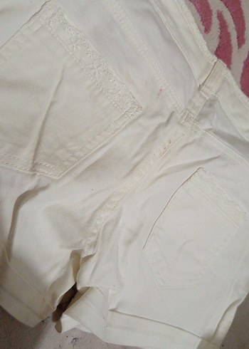 Düğmeli Beyaz Mini Kadın Şort - Görsel 4