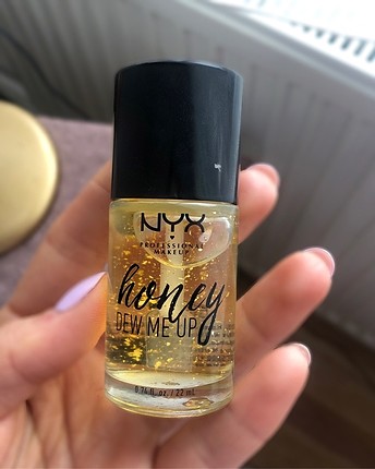 NYX Honey Dew Me Up Işıltılı Makyaj Bazı