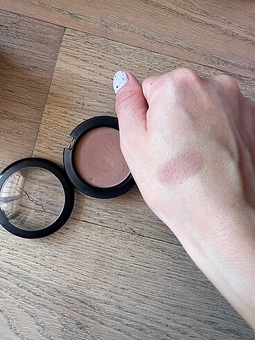  Beden Mac Harmony Blush