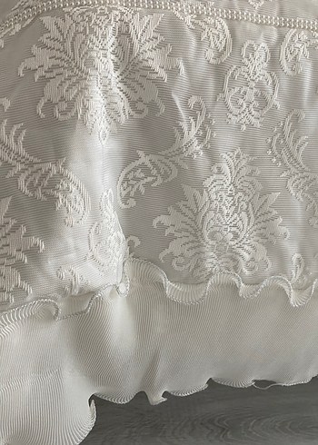 Beyaz Nakışlı Yatak Örtüsü - Görsel 3