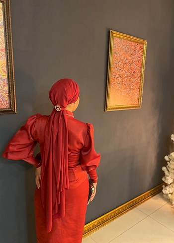 42 Beden Uzun Kollu Drapeli Kırmızı Abiye Elbise