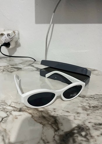 Prada Beyaz Kadın Güneş Gözlüğü - Görsel 4