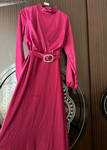 Uzun Mor Tesettür Abiye Elbise - Görsel 4