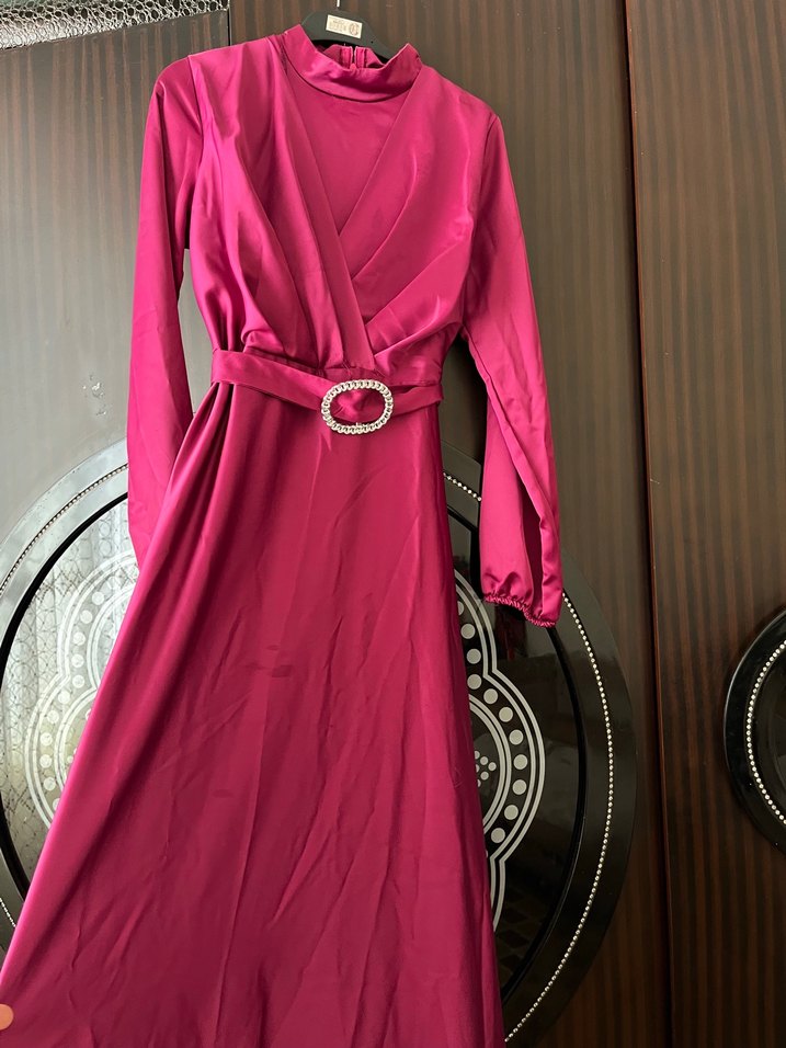 Uzun Mor Tesettür Abiye Elbise - Görsel 4