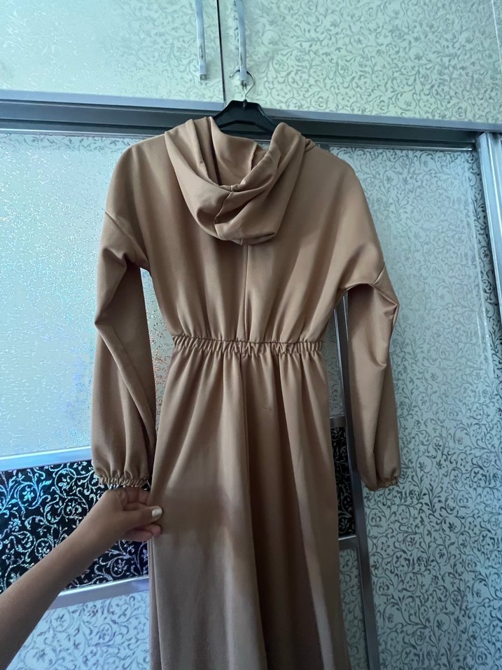 Bej Kapüşonlu Uzun Salaş Elbise - Görsel 2